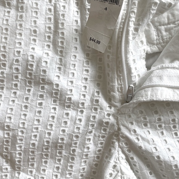 Banana Republic Eyelet Shorts White 4 1/2 Inches - Picture 7 of 11
